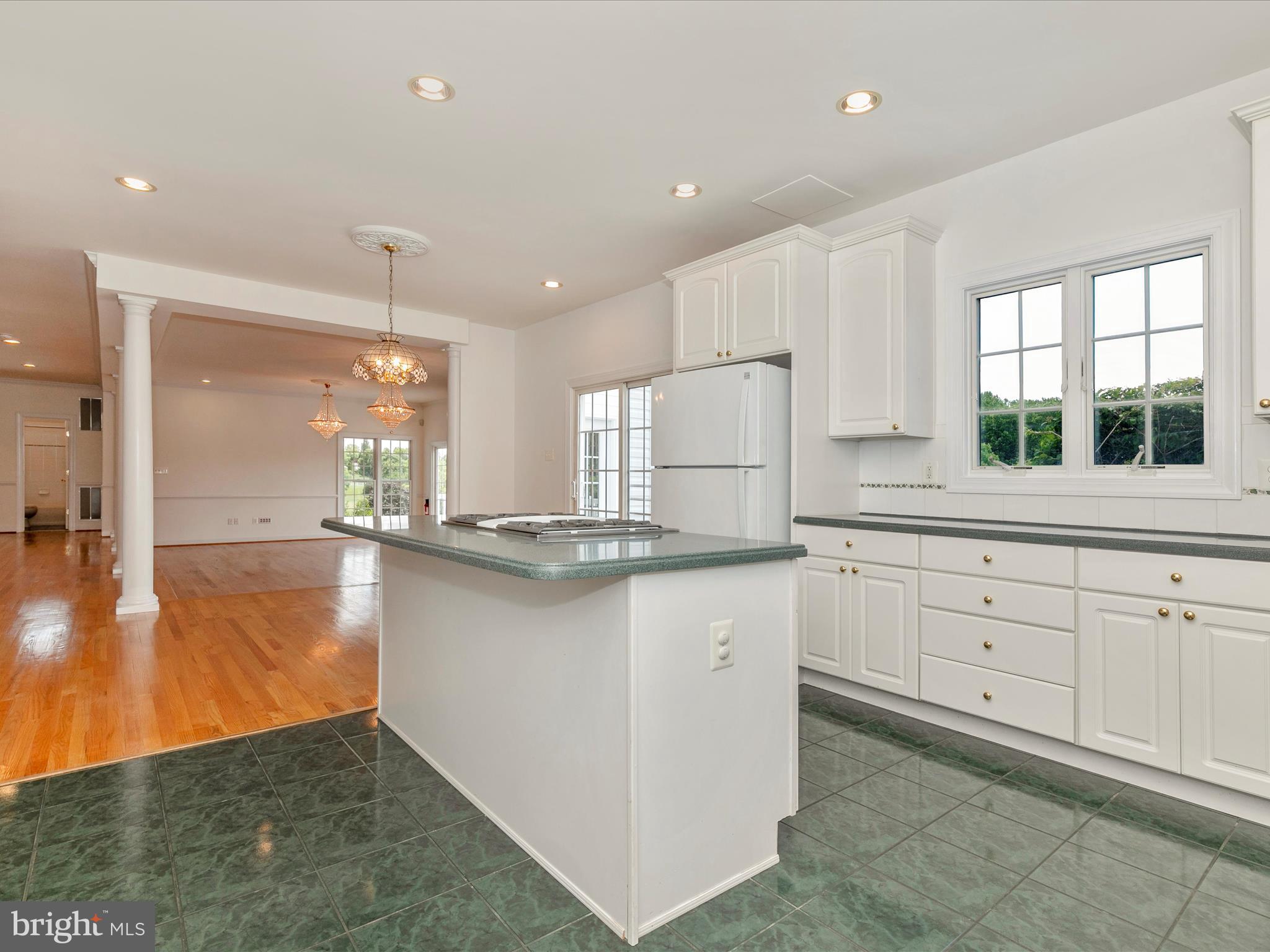 Real estate listing preview #25