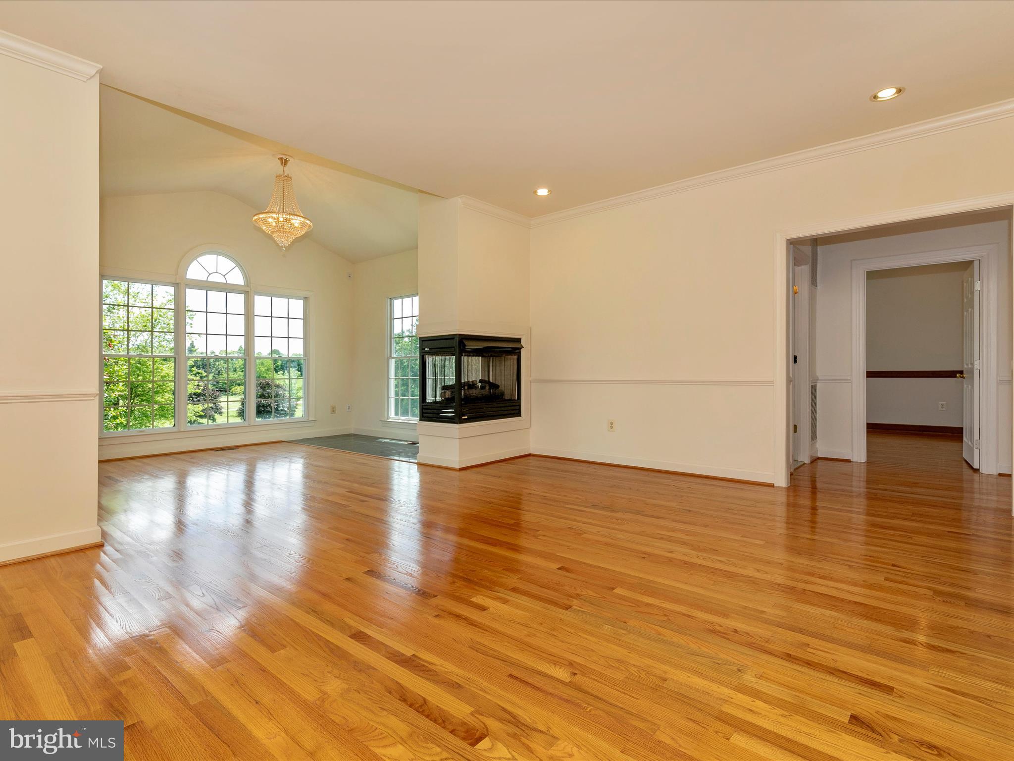 Real estate listing preview #10