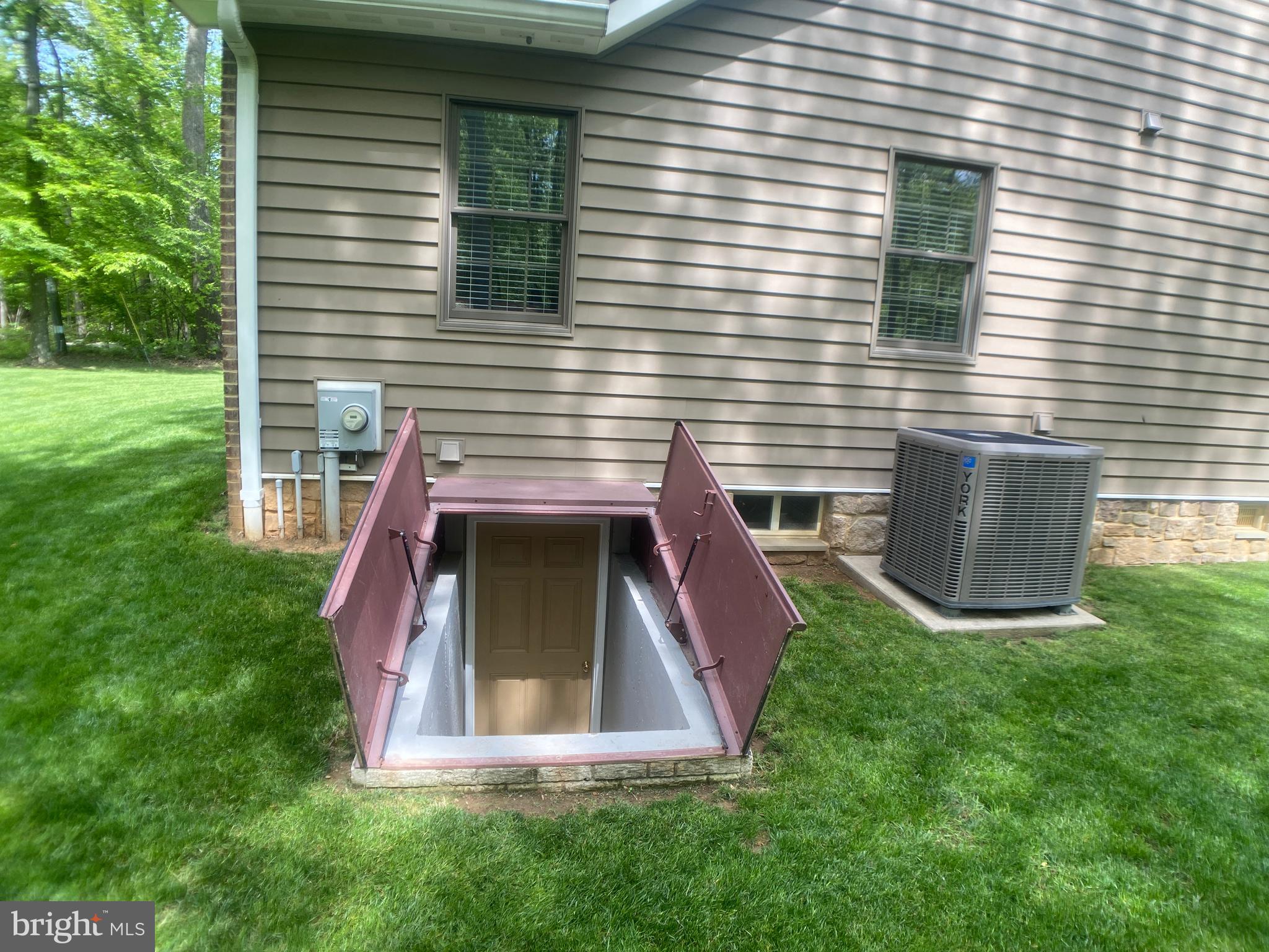 Real estate listing preview #100