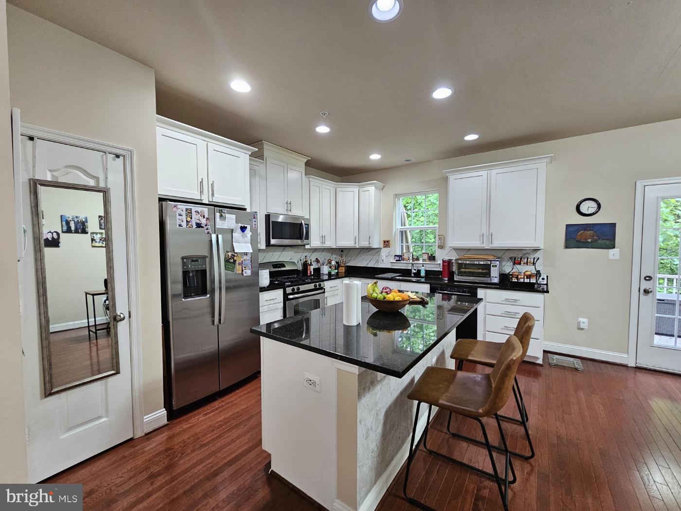 Real estate listing preview #6