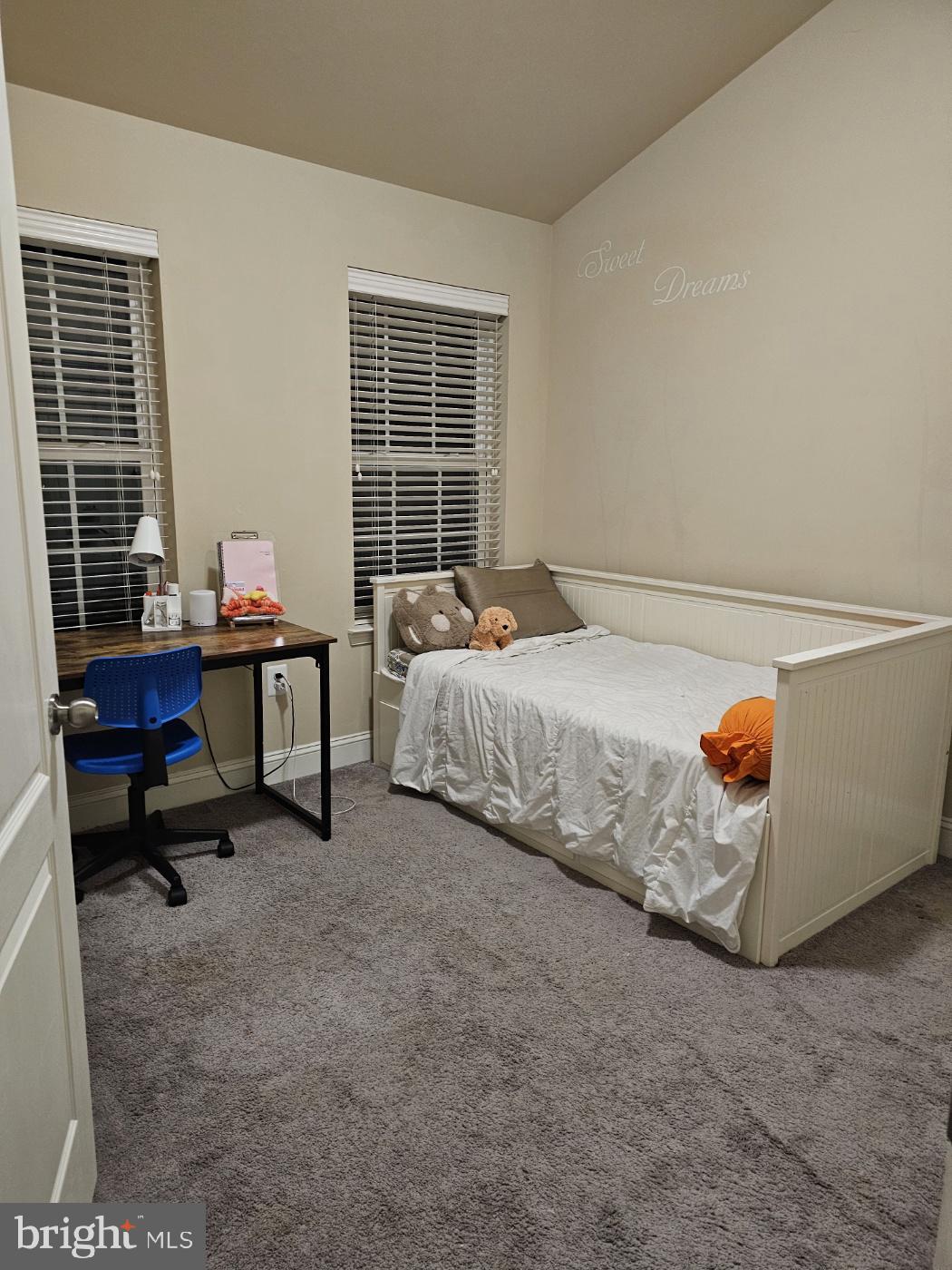 Real estate listing preview #12