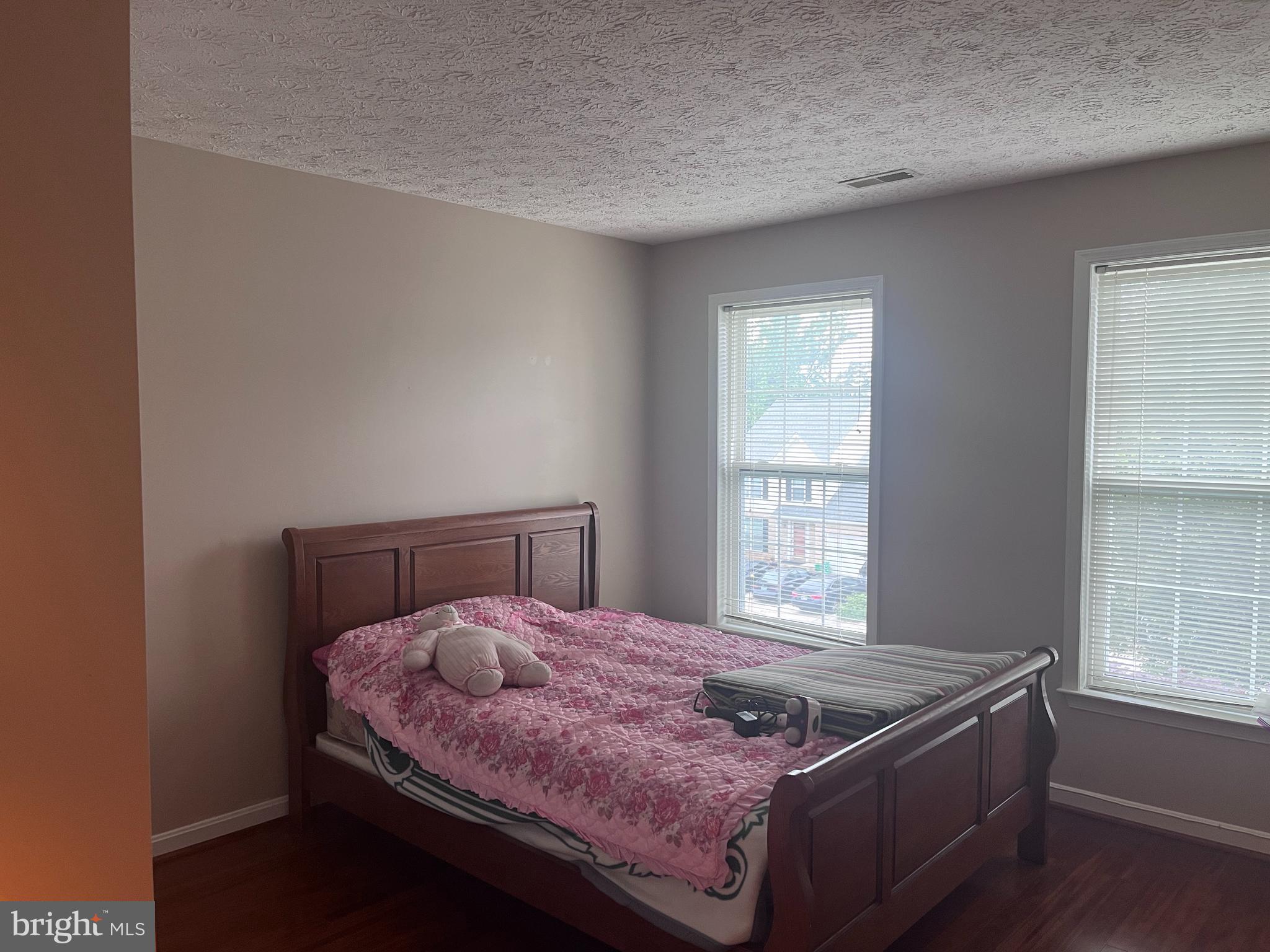 Real estate listing preview #17