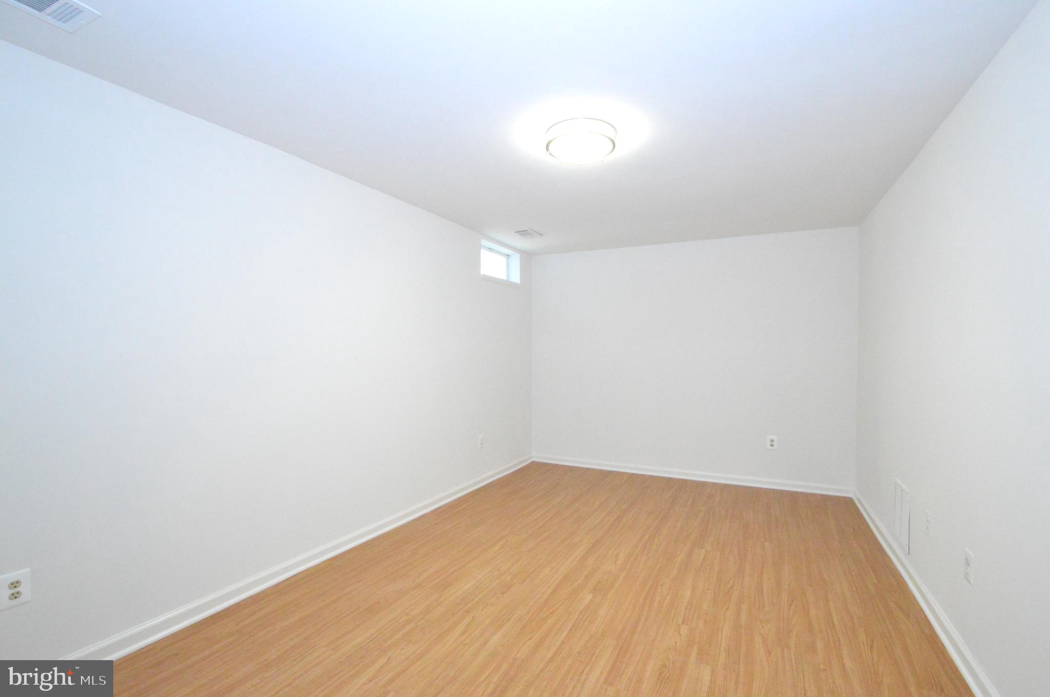 Real estate listing preview #13