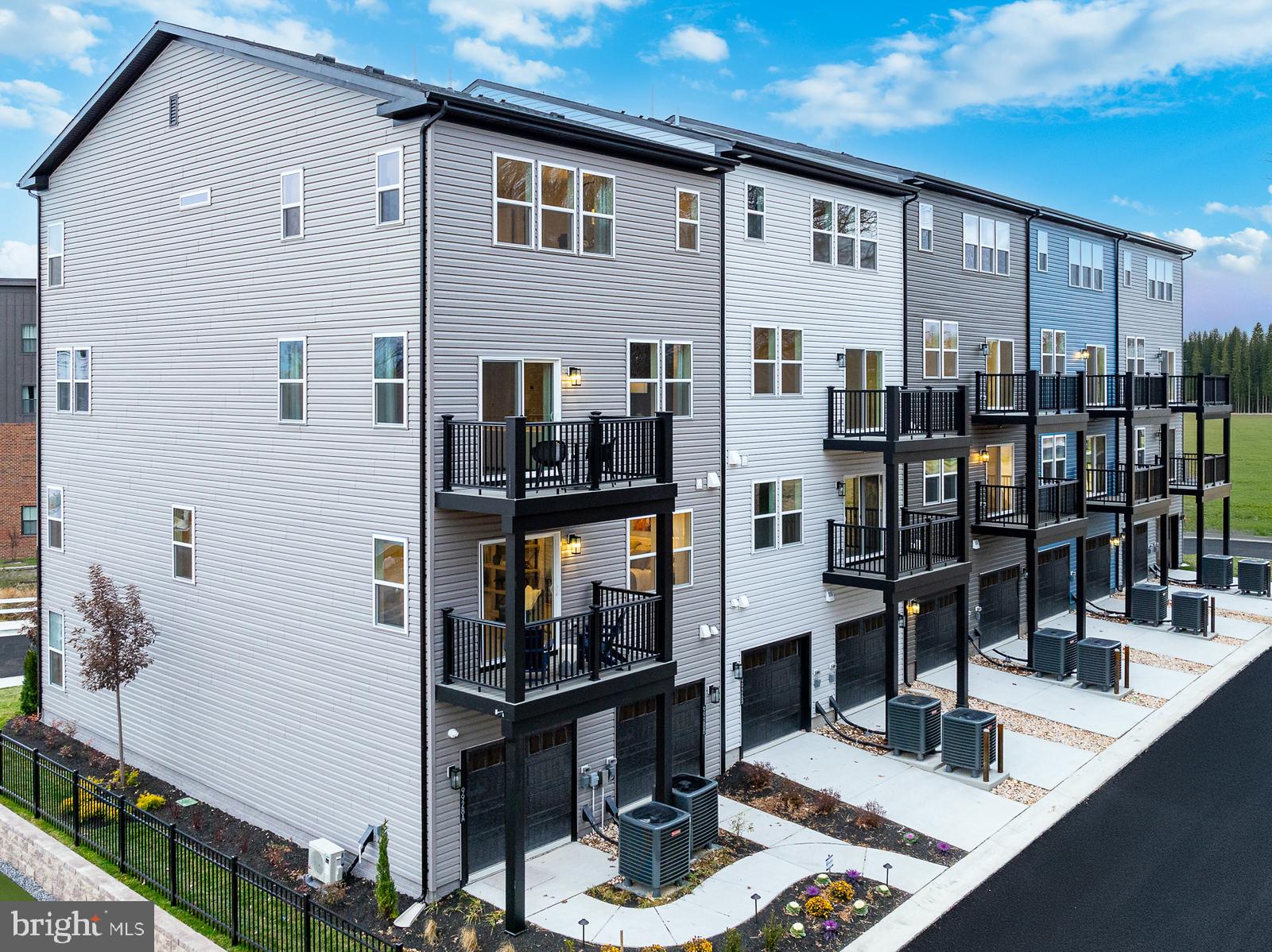 Real estate listing preview #13