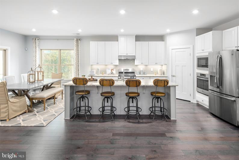 Real estate listing preview #8