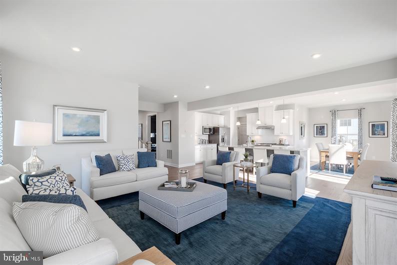 Real estate listing preview #9