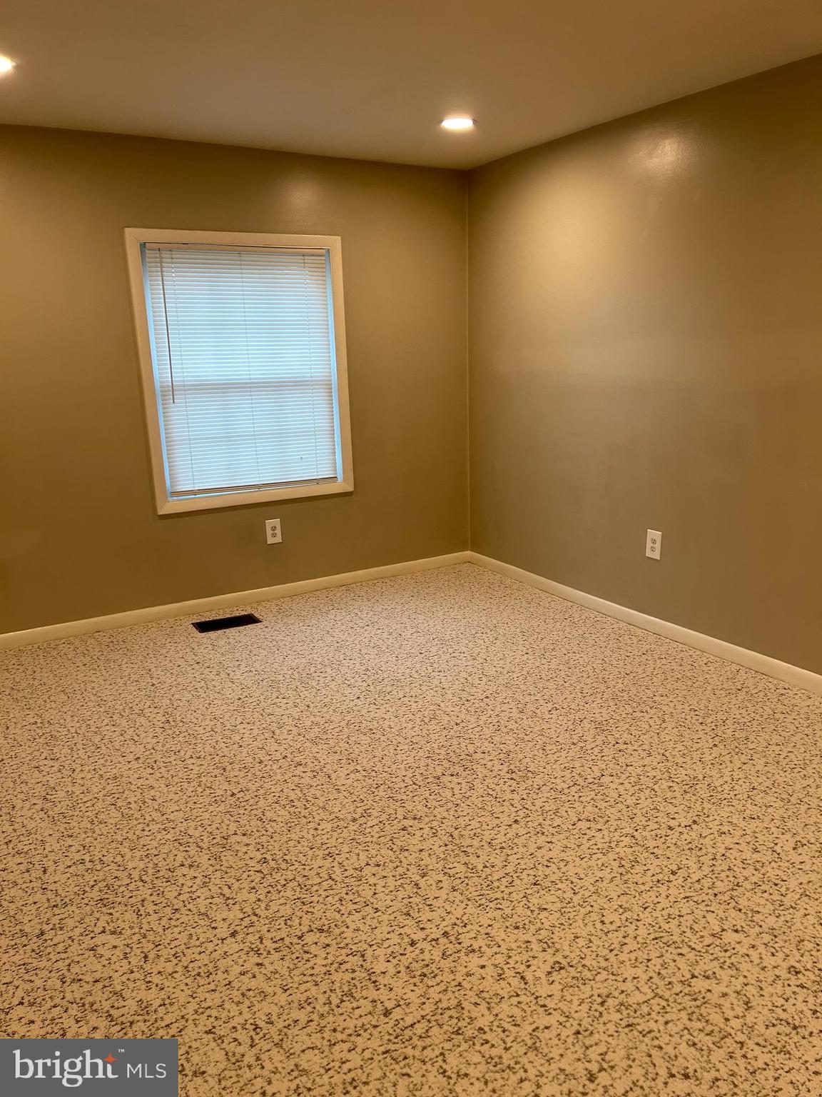 Real estate listing preview #2