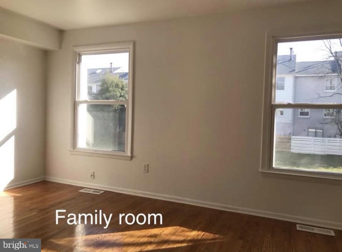 Real estate listing preview #9