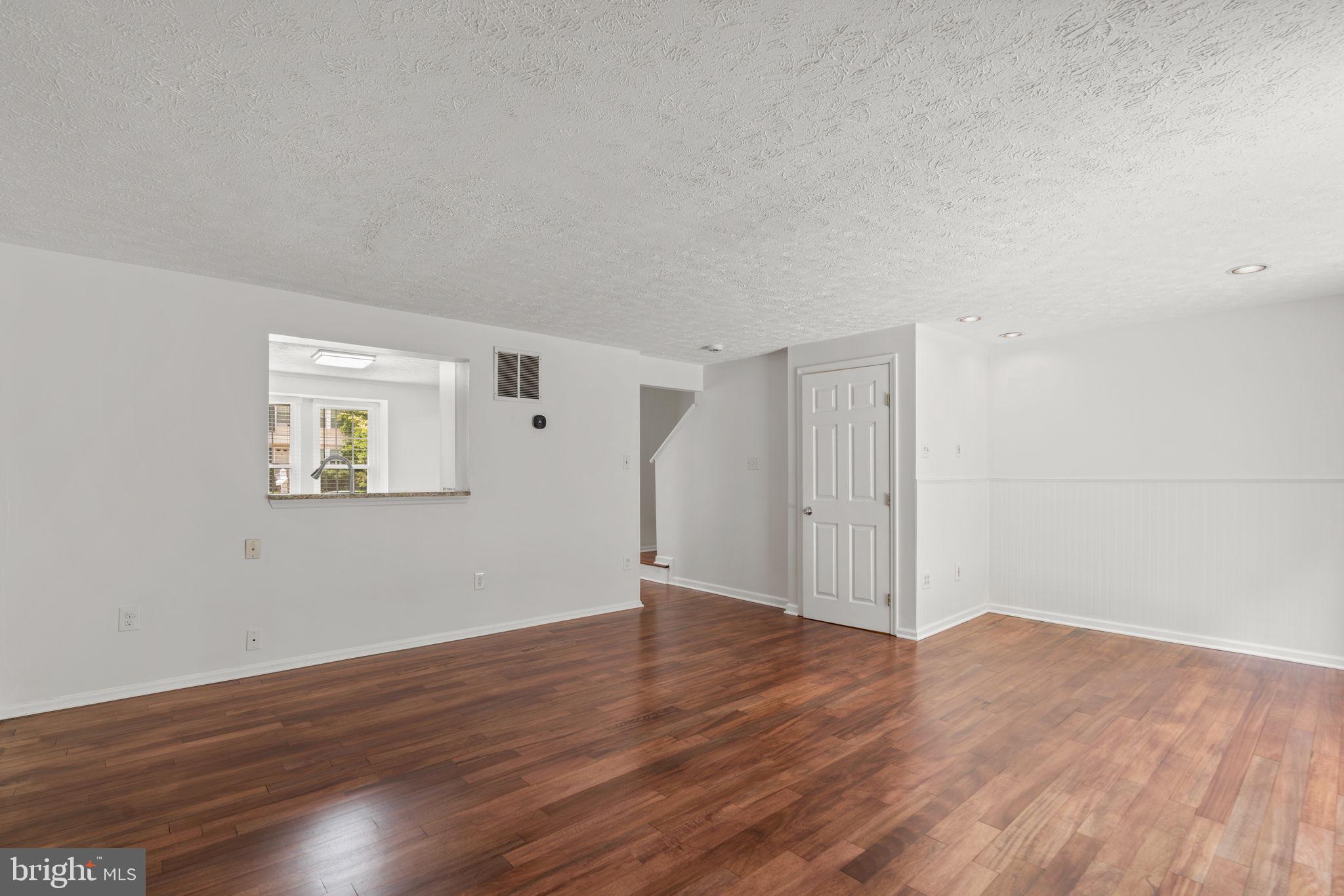 Real estate listing preview #10