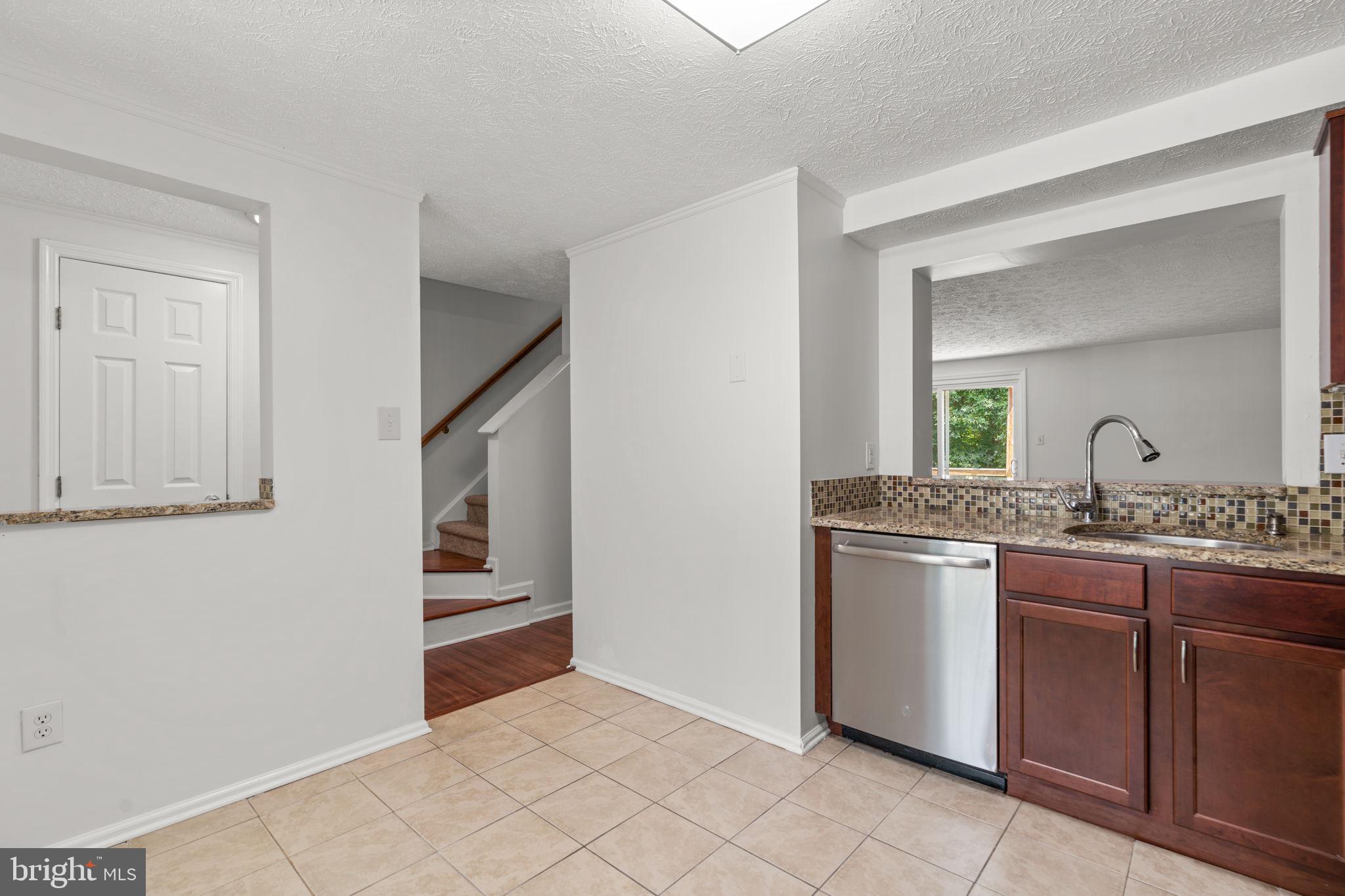 Real estate listing preview #14