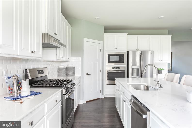 Real estate listing preview #4