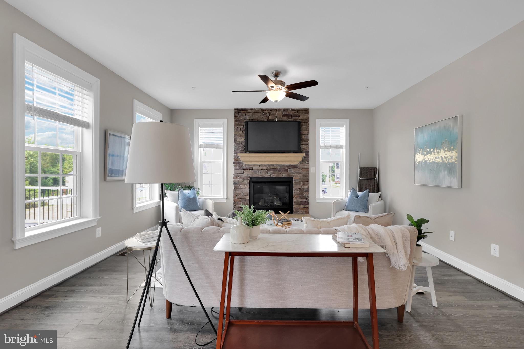 Real estate listing preview #14