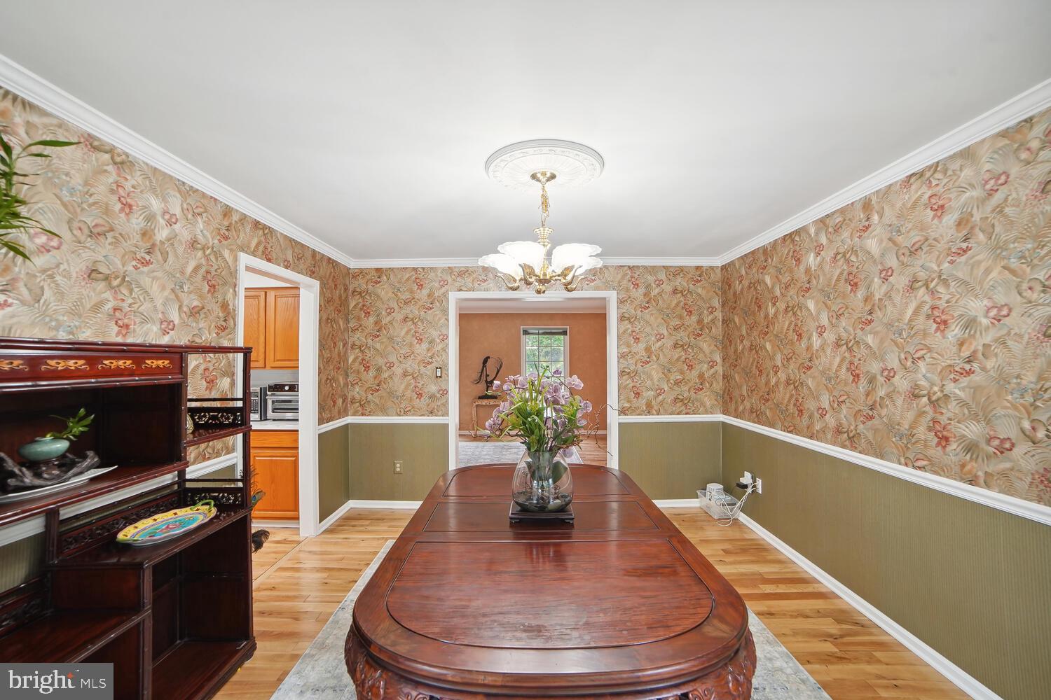 Real estate listing preview #12