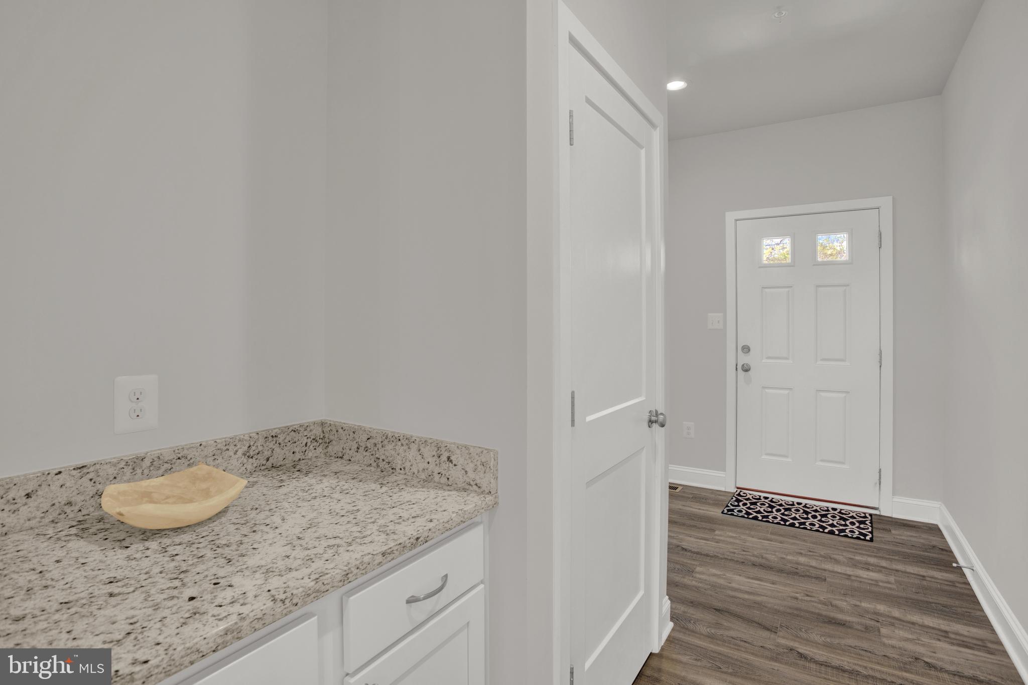 Real estate listing preview #12