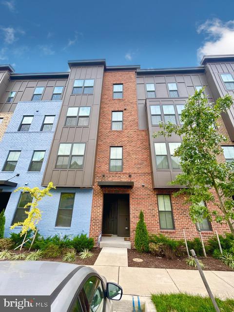 Real estate listing preview #3