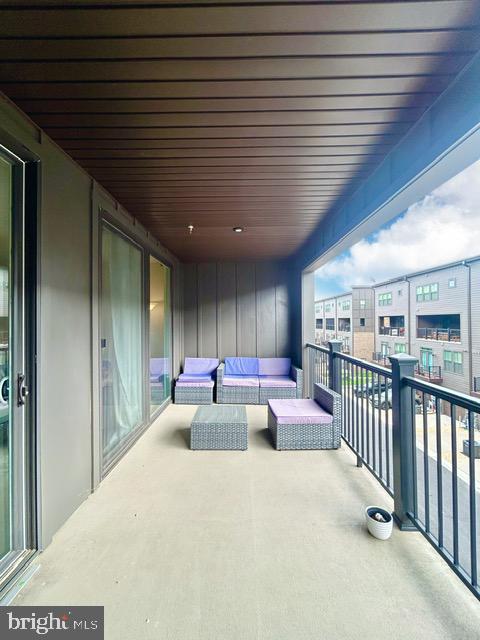 Real estate listing preview #12