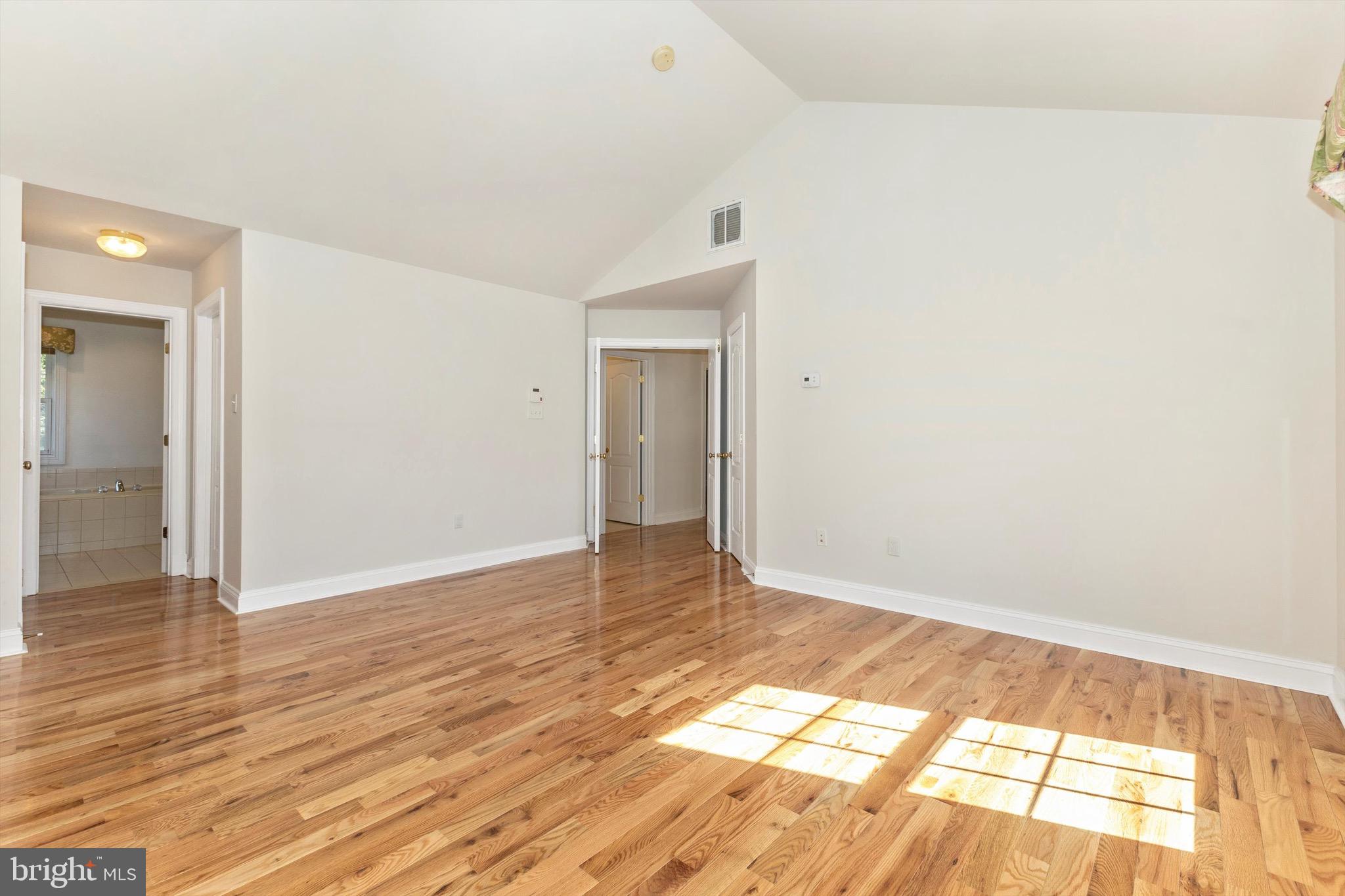 Real estate listing preview #34