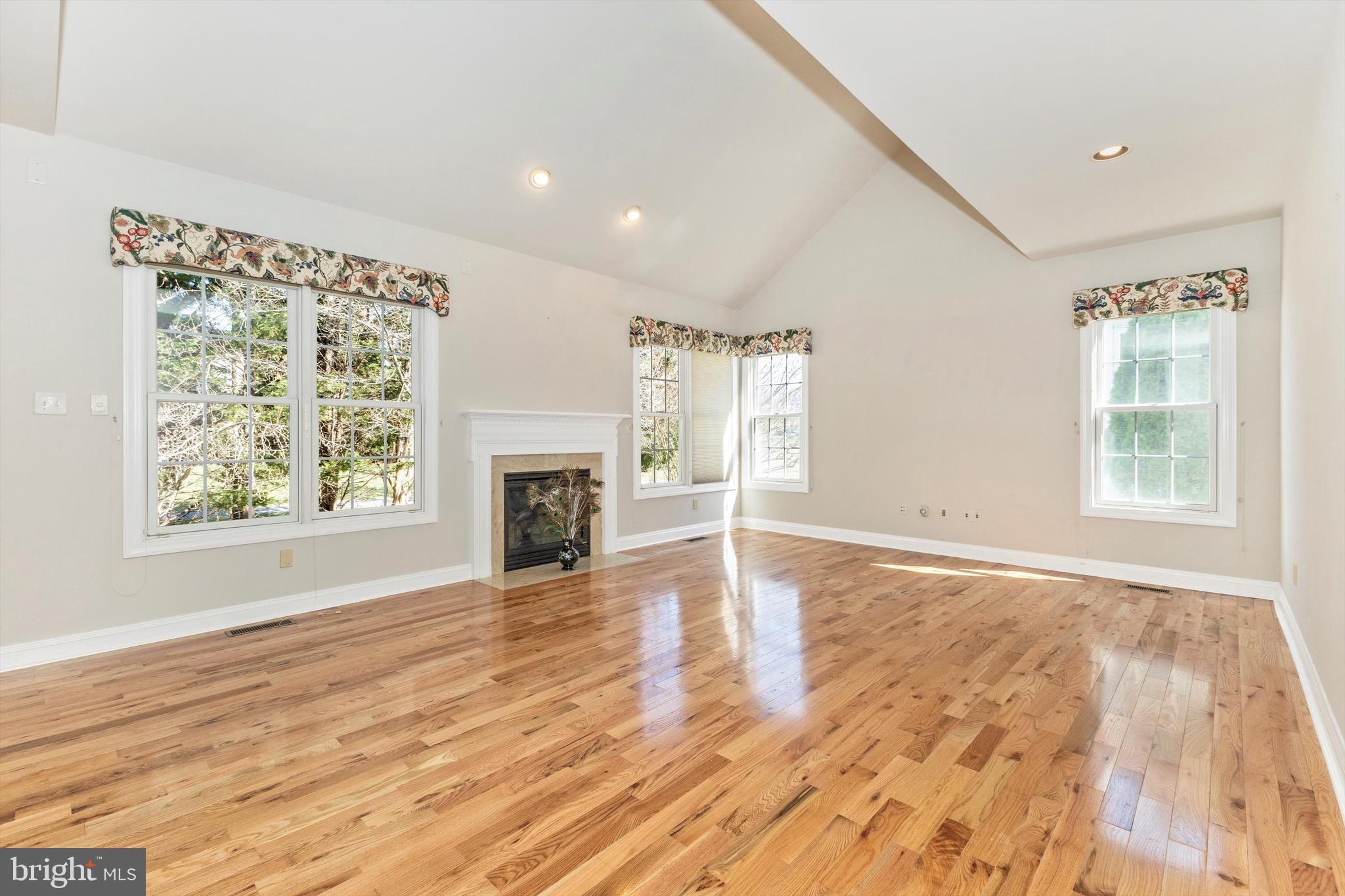 Real estate listing preview #25