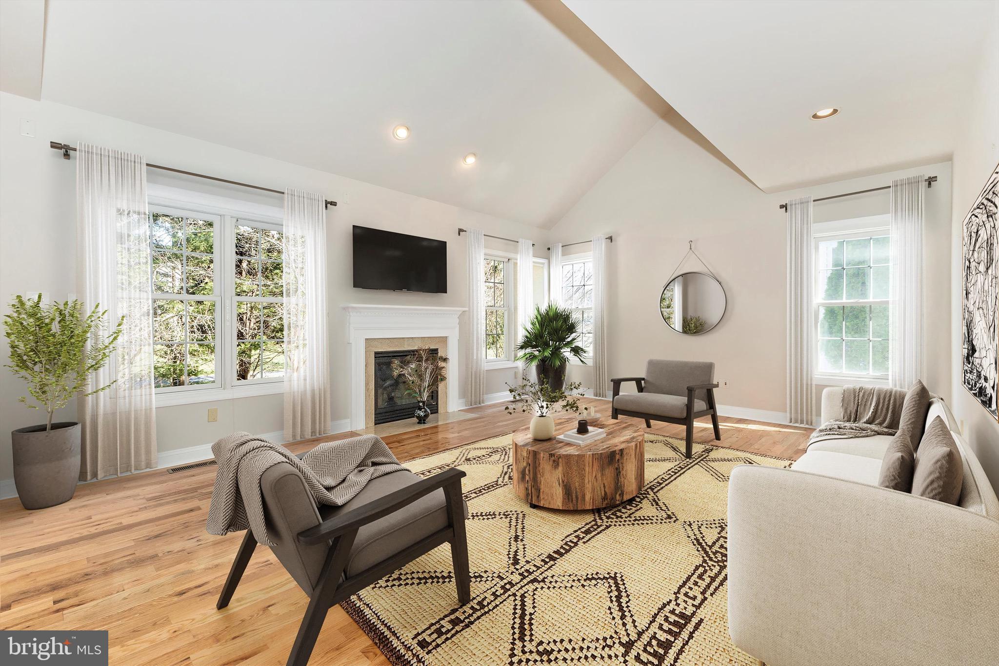 Real estate listing preview #24