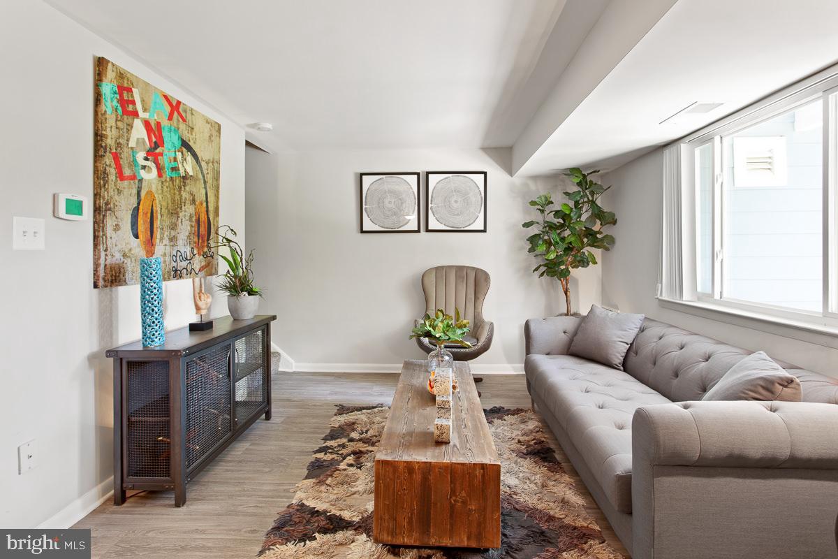 Real estate listing preview #8