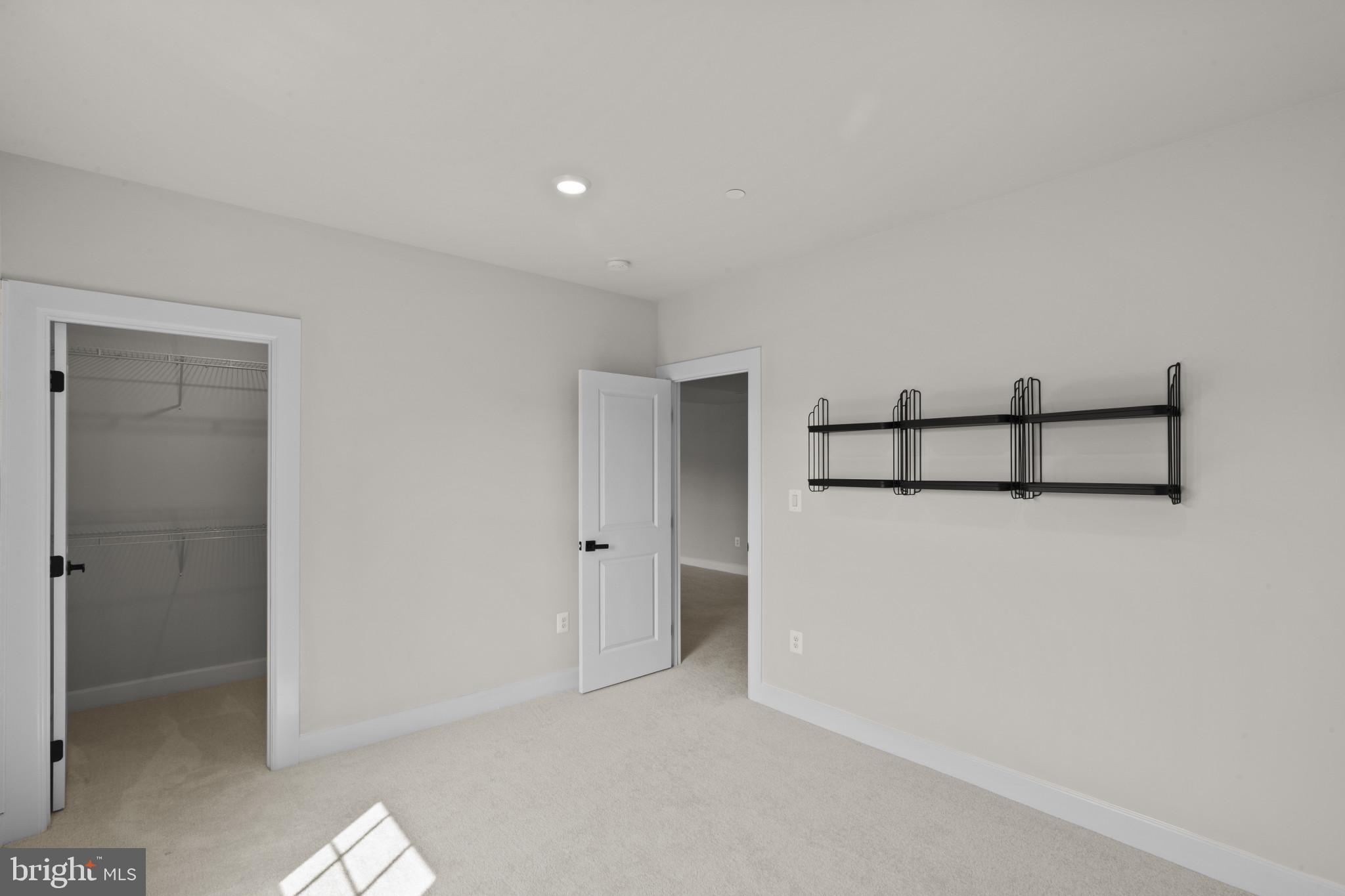 Real estate listing preview #24