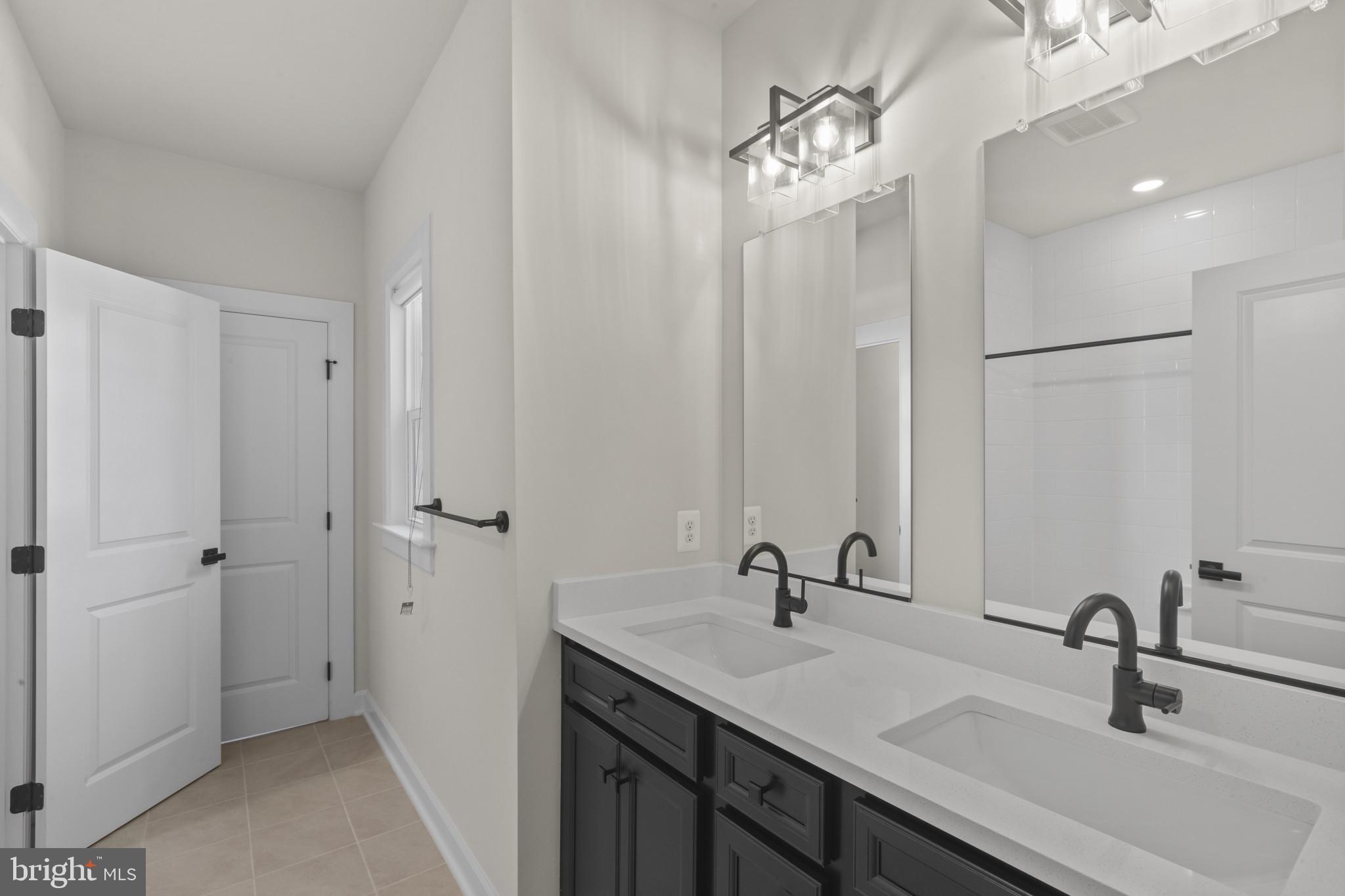 Real estate listing preview #16