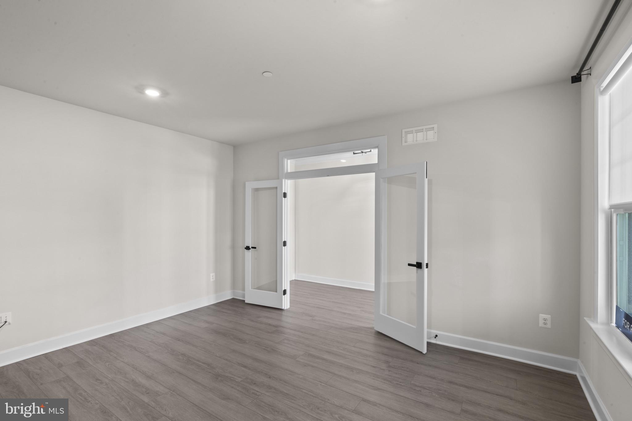 Real estate listing preview #4