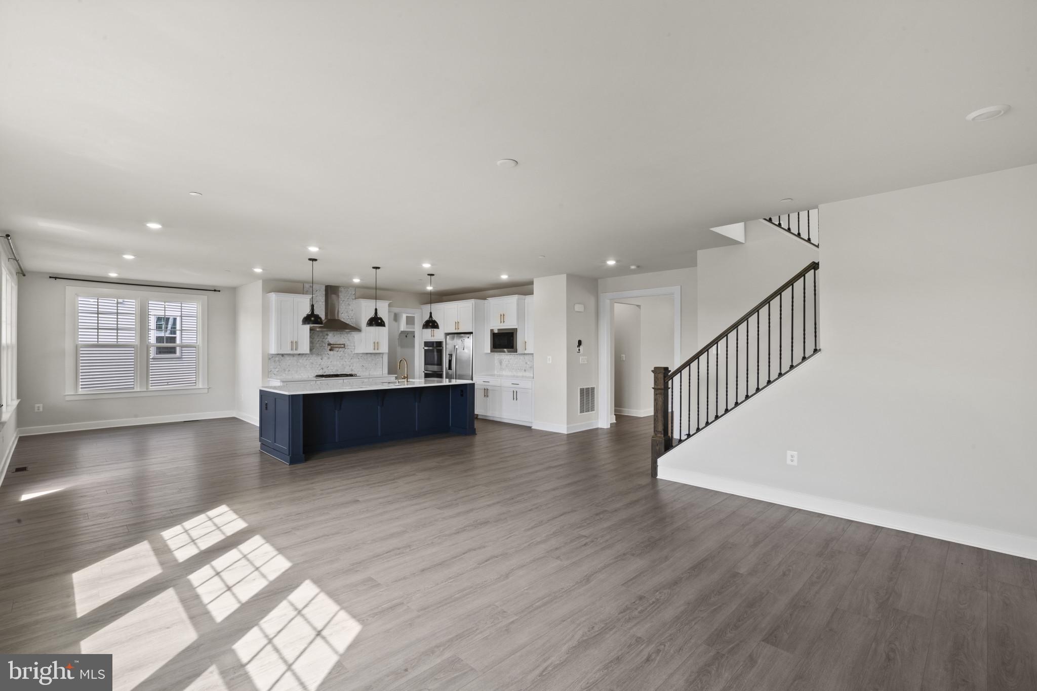 Real estate listing preview #8