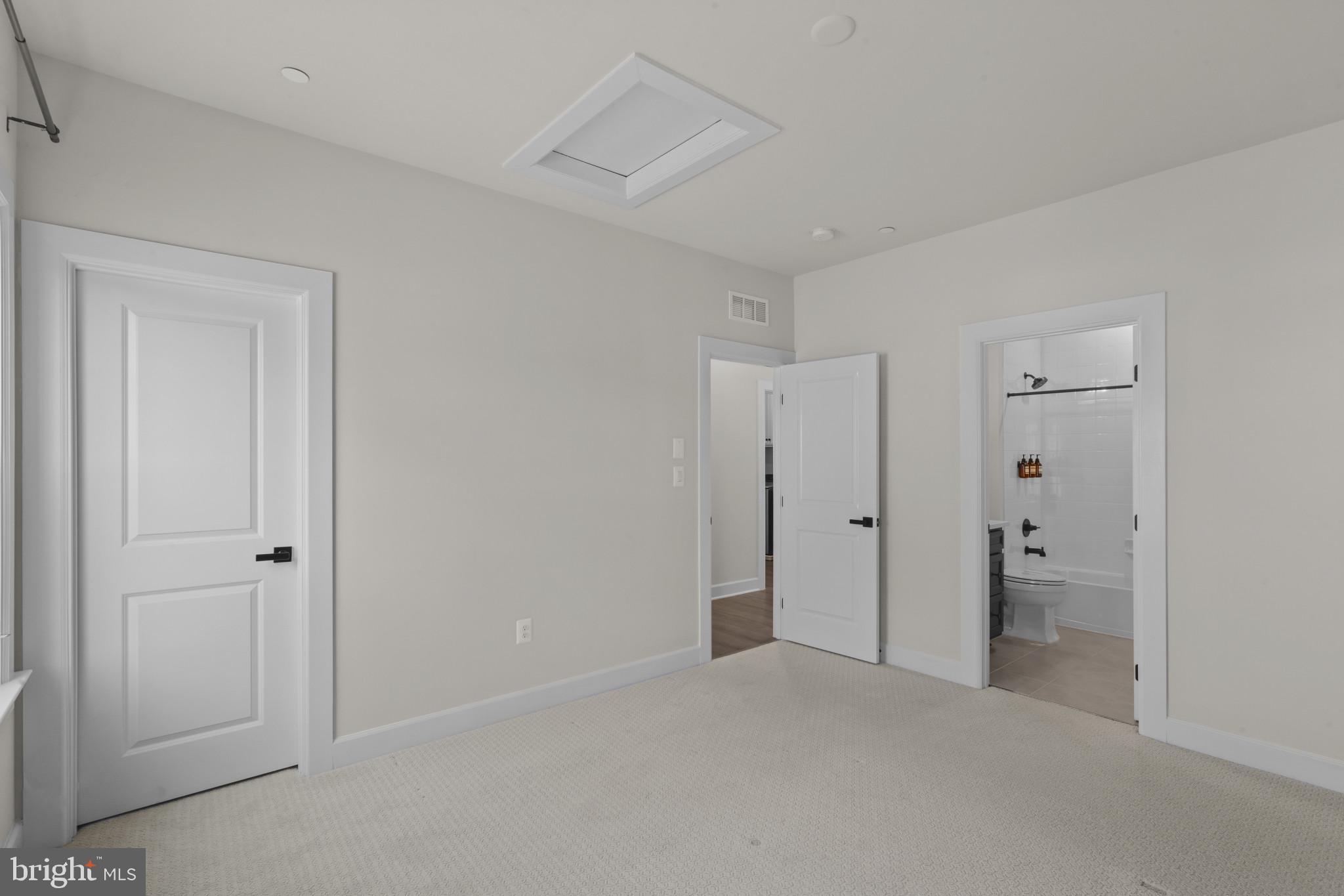 Real estate listing preview #14