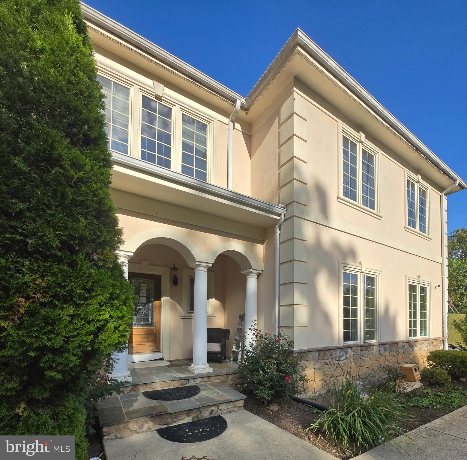 Real estate listing preview #2