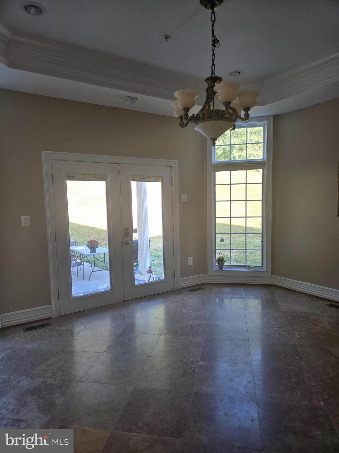 Real estate listing preview #12