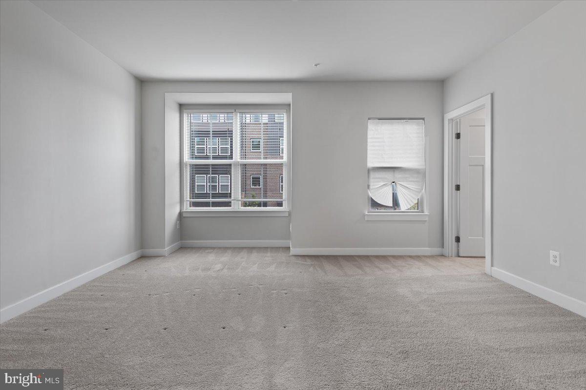 Real estate listing preview #8