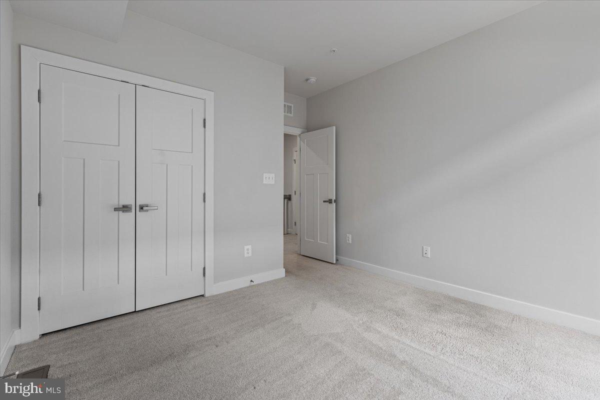 Real estate listing preview #12