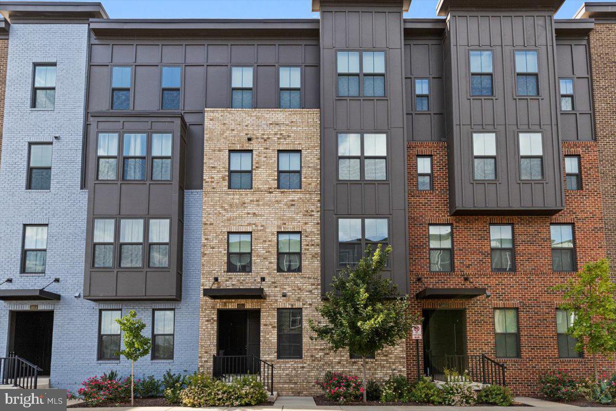 Real estate listing preview #1