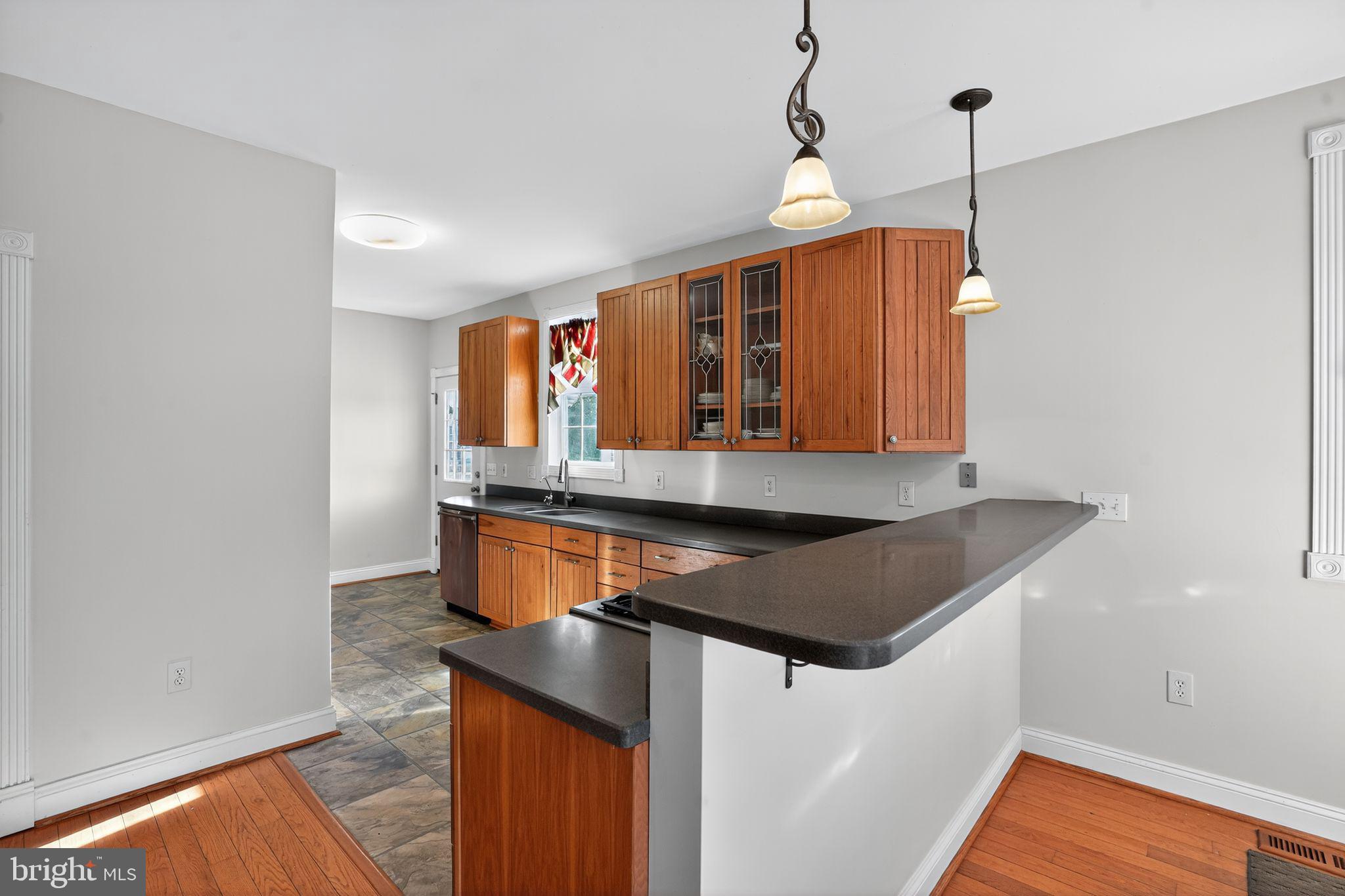 Real estate listing preview #14