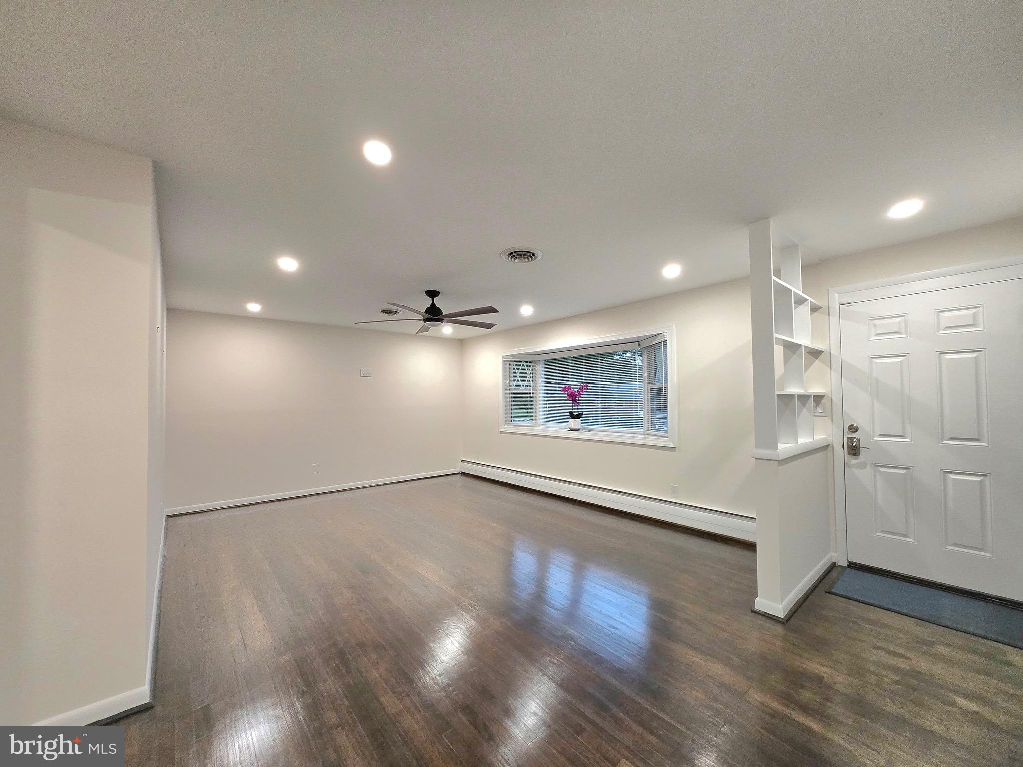 Real estate listing preview #14