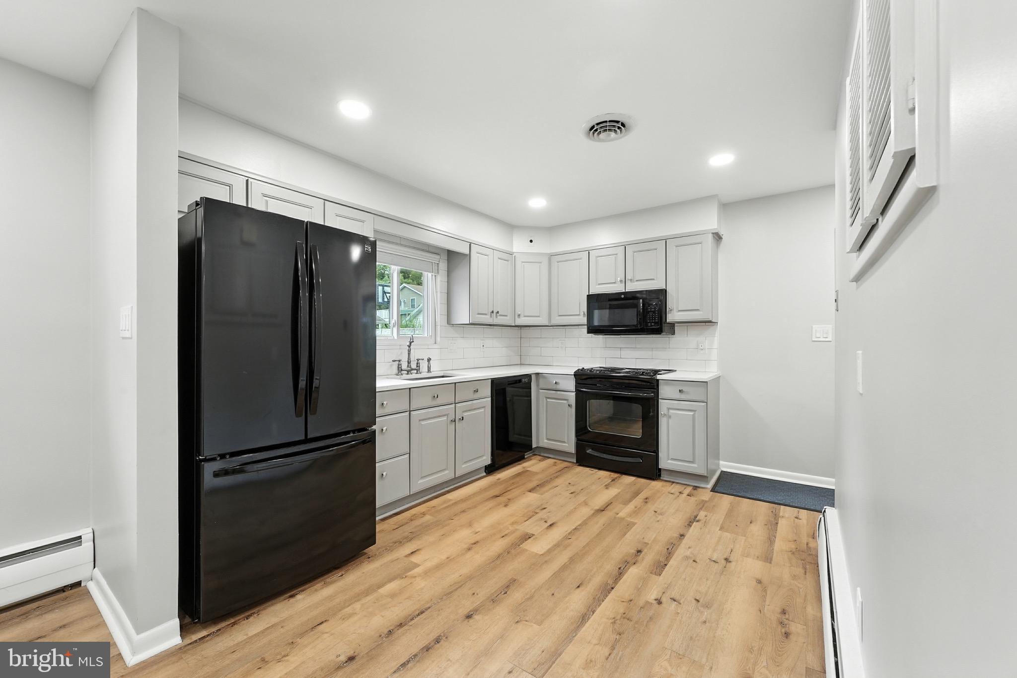 Real estate listing preview #9