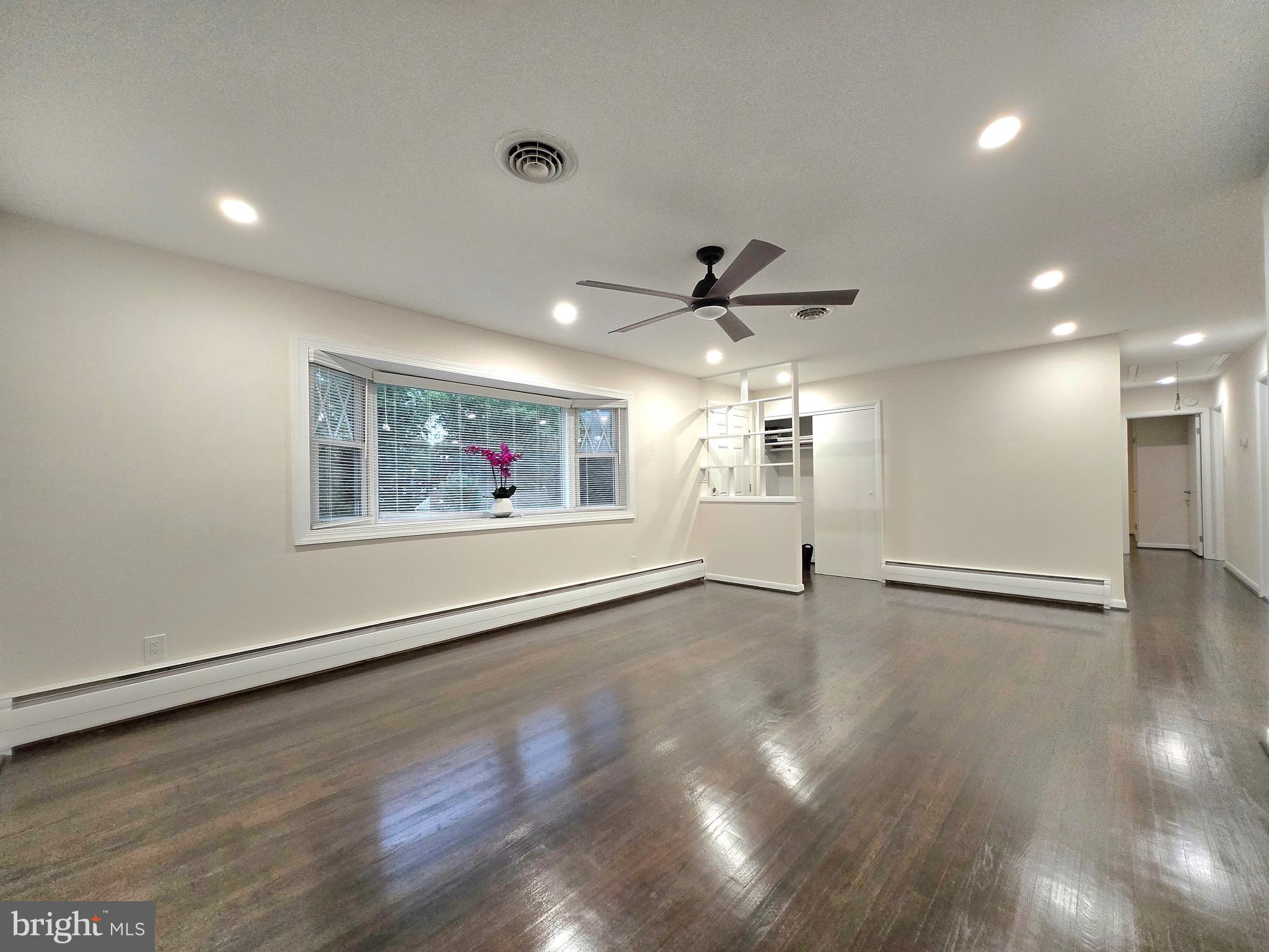 Real estate listing preview #16