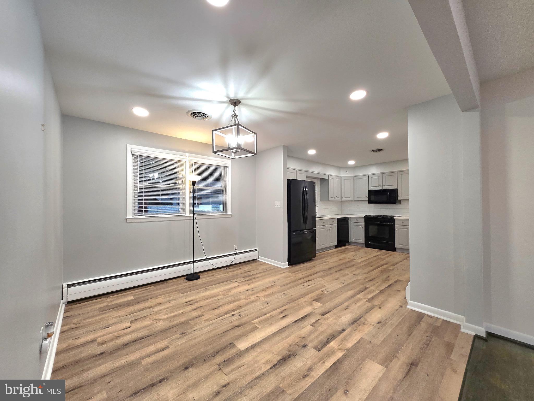 Real estate listing preview #18