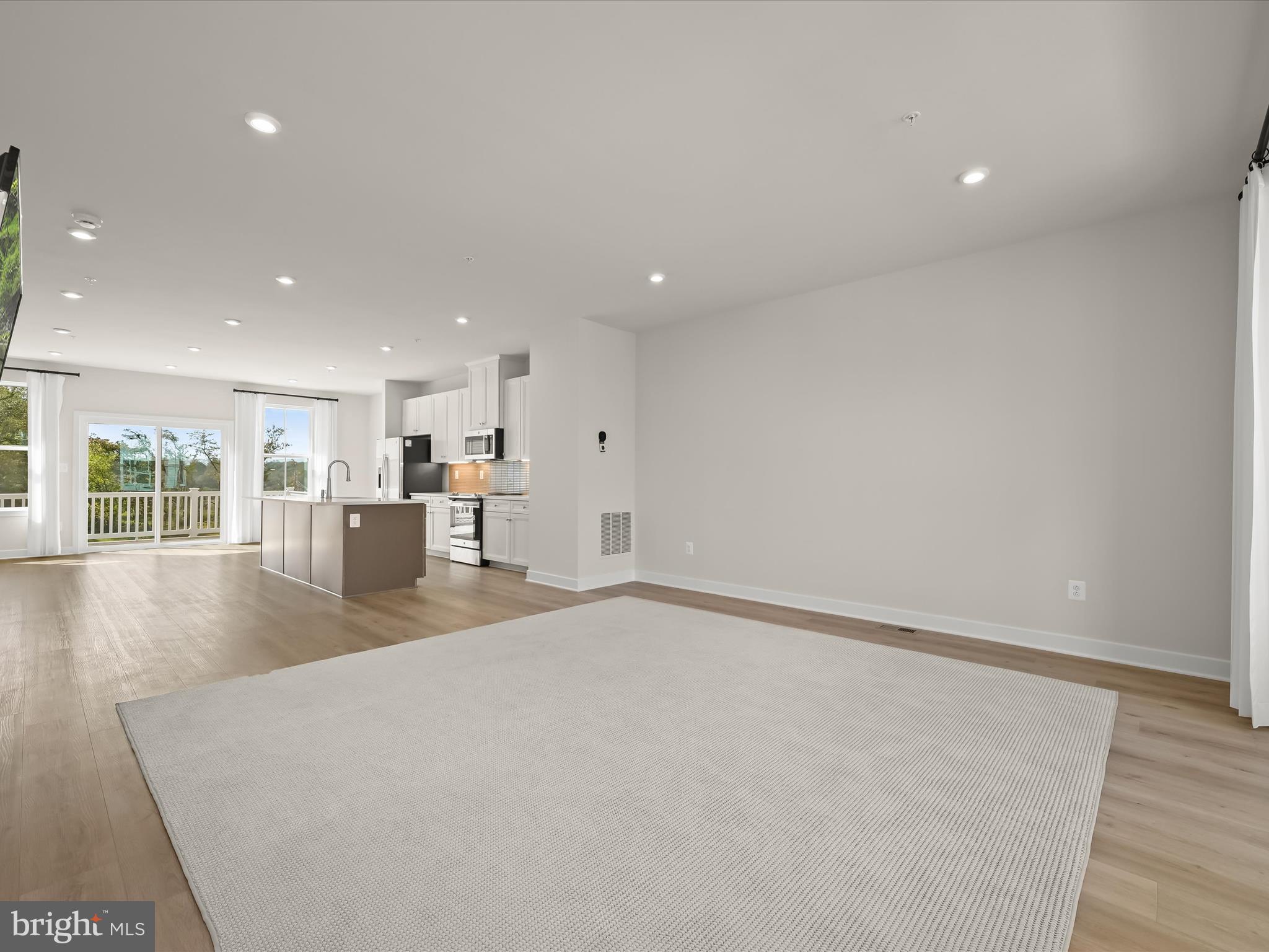 Real estate listing preview #9