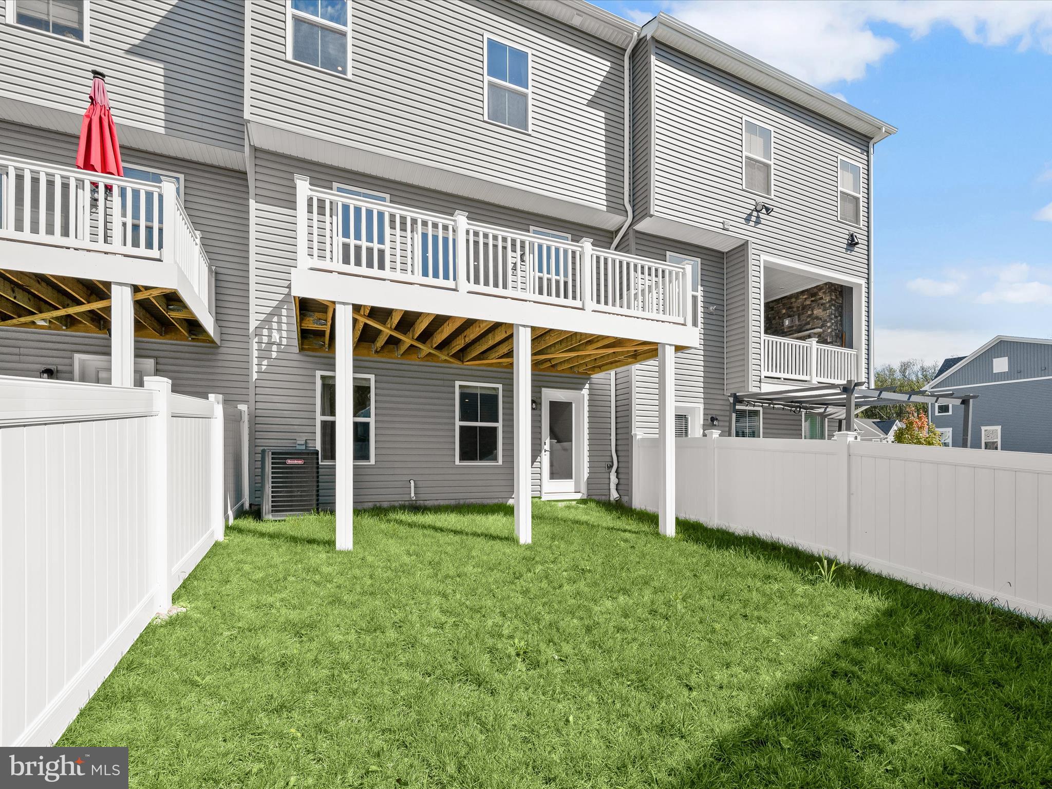 Real estate listing preview #32