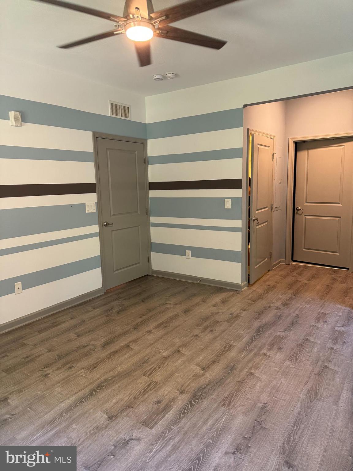 Real estate listing preview #6