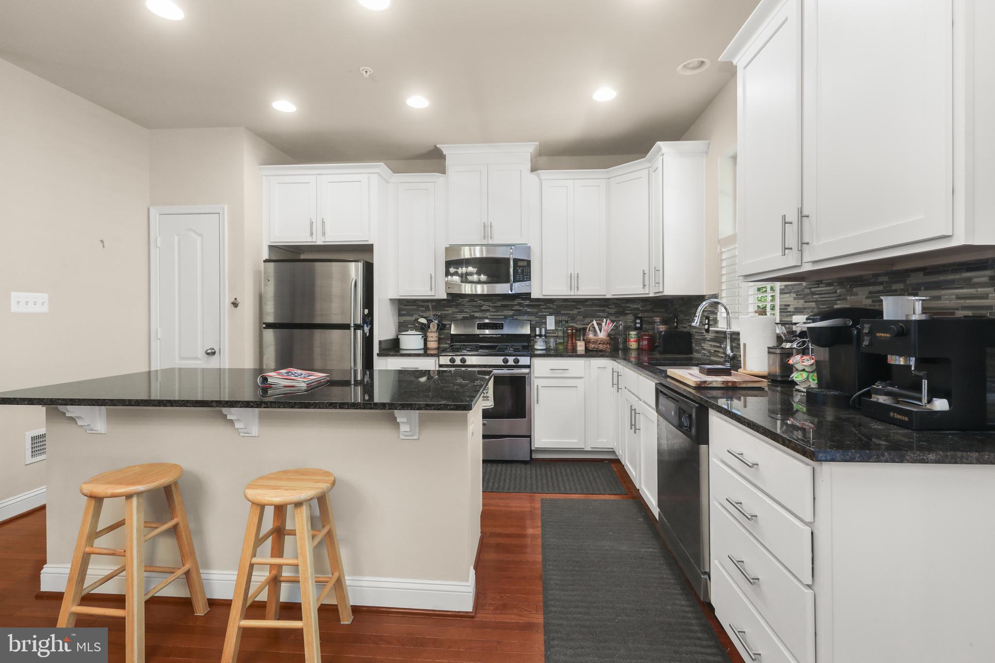 Real estate listing preview #18