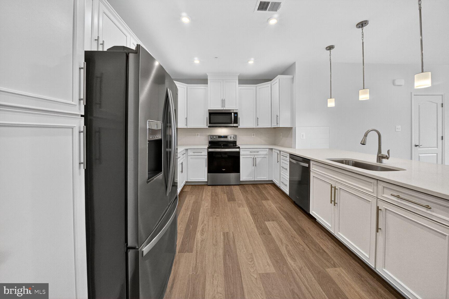 Real estate listing preview #2