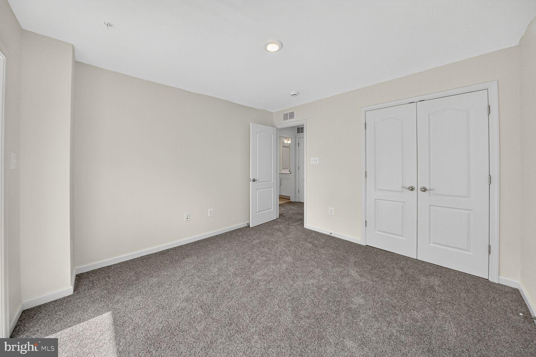 Real estate listing preview #12