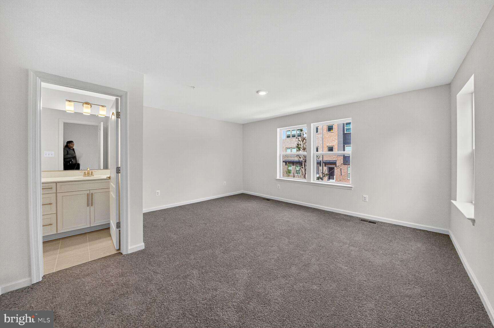 Real estate listing preview #8