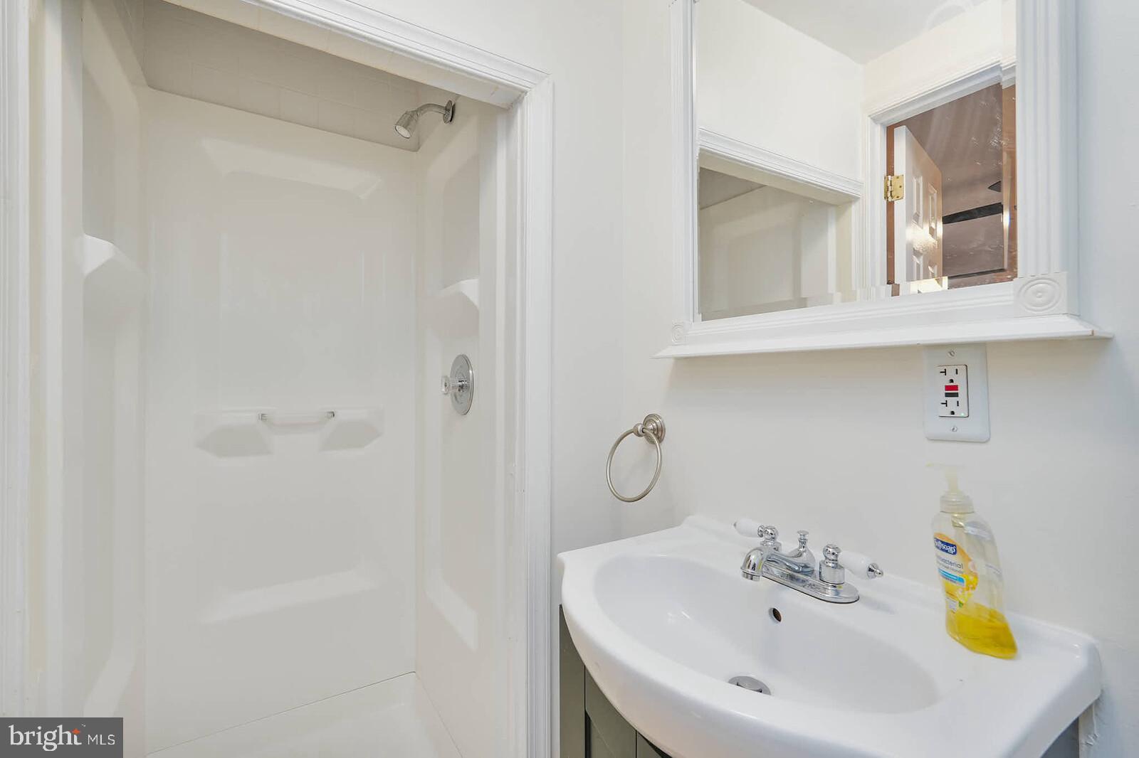 Real estate listing preview #9