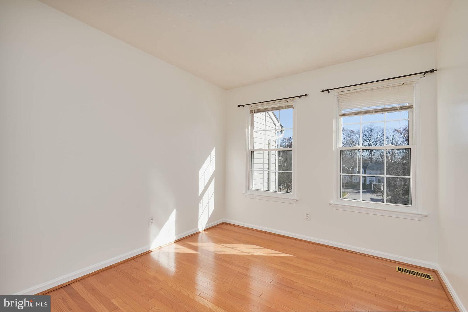 Real estate listing preview #34