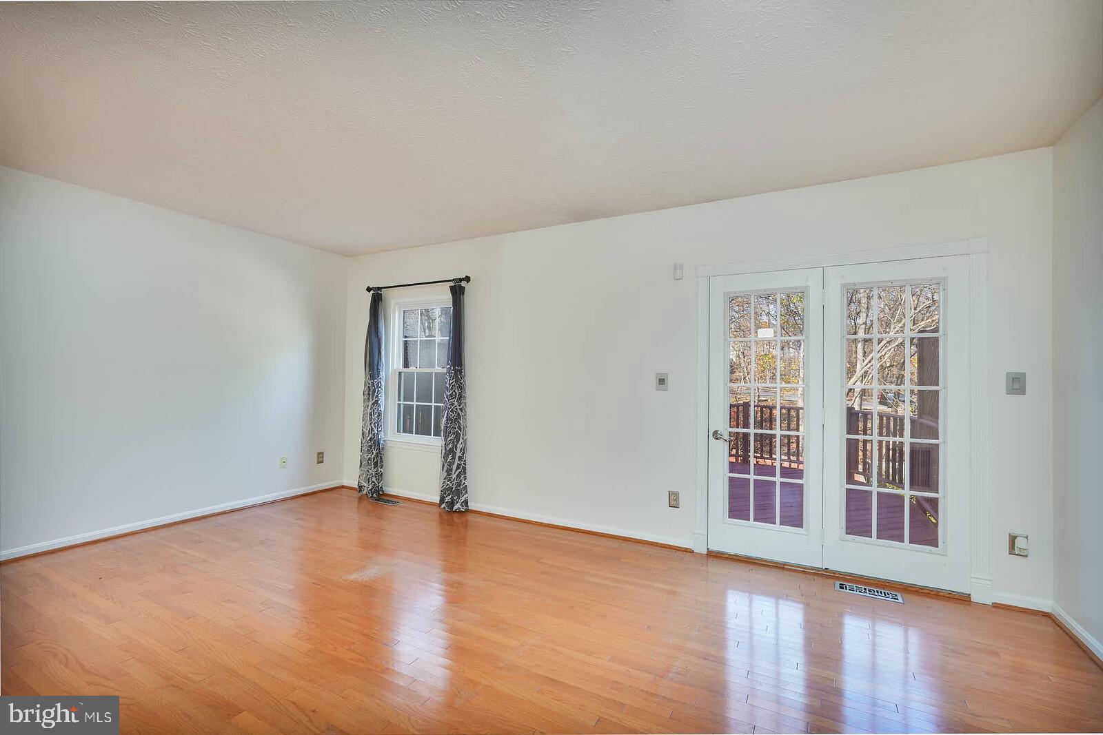 Real estate listing preview #18