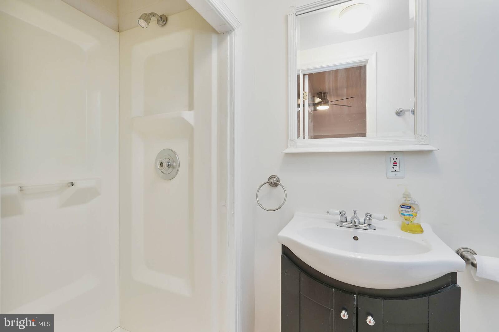 Real estate listing preview #8